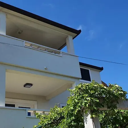 Apartment Salsa *