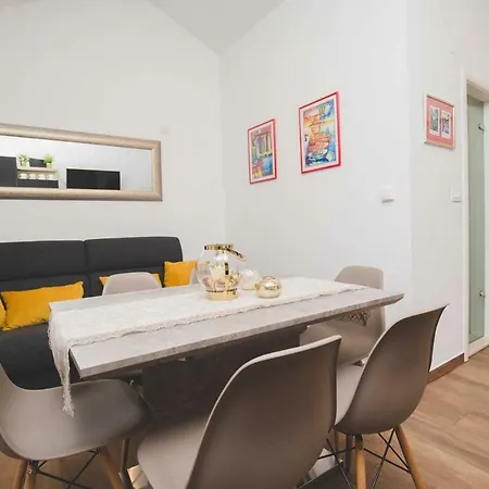 Salsa Apartment Supetar